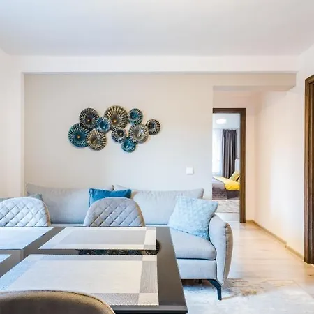 Long Street Apartment *